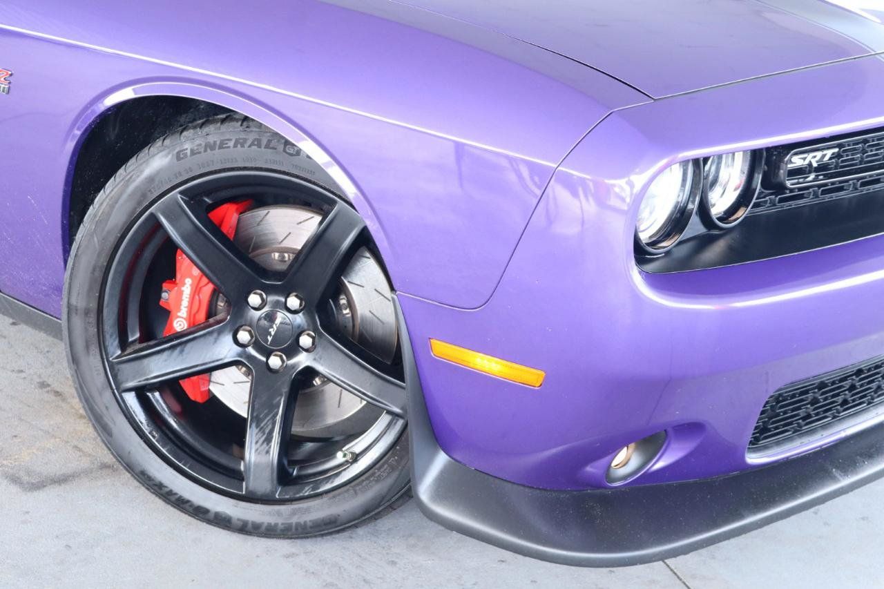 Used 2018 Dodge Challenger SRT w/ Technology Group RWD image 4