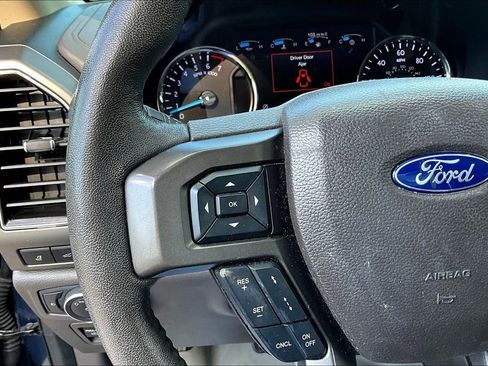 Used 2019 Ford Expedition XLT w/ Equipment Group 202A RWD image 12