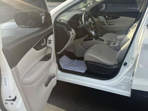 Used 2018 Nissan Rogue Sport SL w/ SL Premium Package AWD/4WD image 10