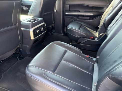 Used 2023 Ford Expedition XLT AWD/4WD image 16