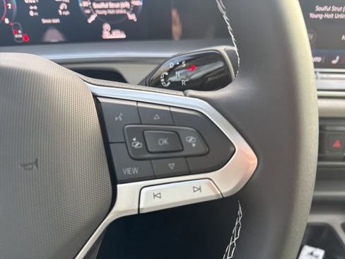 New 2026 Volkswagen Tiguan SE image 14