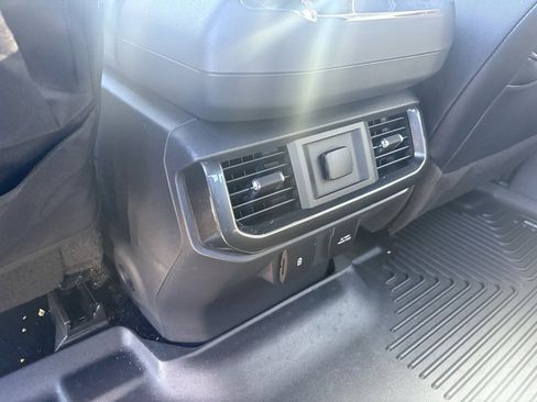 Used 2021 Ford F150 Lariat image 17