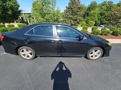 Used 2014 Toyota Camry SE FWD image 10