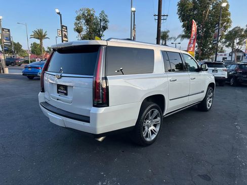 Used 2016 Cadillac Escalade ESV Premium RWD image 3