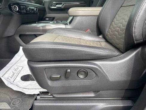 Used 2024 Chevrolet Silverado 2500 ZR2 image 10