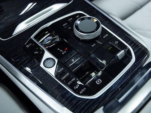 New 2026 BMW X5 M60i image 21