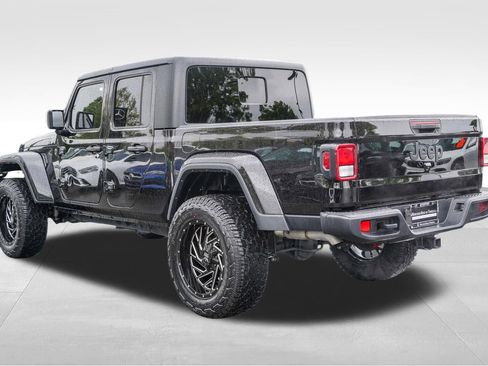 Used 2023 Jeep Gladiator Sport image 4