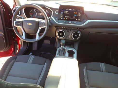 Used 2025 Chevrolet Blazer LT w/ Convenience Package image 17