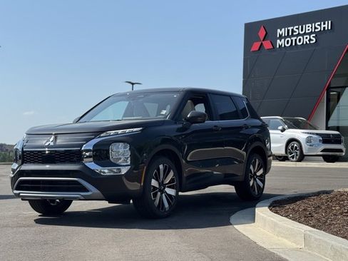 New 2025 Mitsubishi Outlander SE image 7