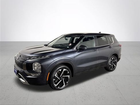 Used 2024 Mitsubishi Outlander SE AWD/4WD image 2