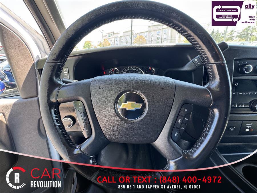 Used 2020 Chevrolet Express 3500 w/ Driver Convenience Package RWD image 21