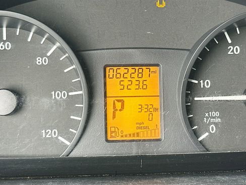 Used 2018 Mercedes-Benz Sprinter 2500 image 12