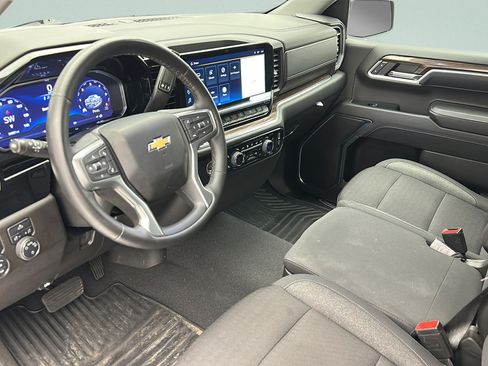 Used 2024 Chevrolet Silverado 1500 LT AWD/4WD image 15