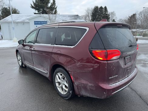 Used 2020 Chrysler Pacifica Limited image 8