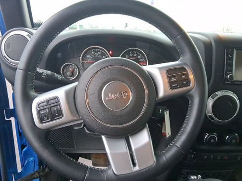 Used 2016 Jeep Wrangler Rubicon AWD/4WD image 16