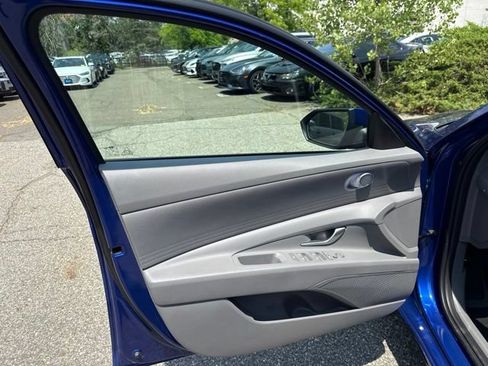 Used 2023 Hyundai Elantra SEL FWD image 34