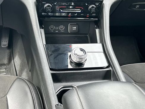 Used 2023 Jeep Grand Cherokee L Laredo AWD/4WD image 17