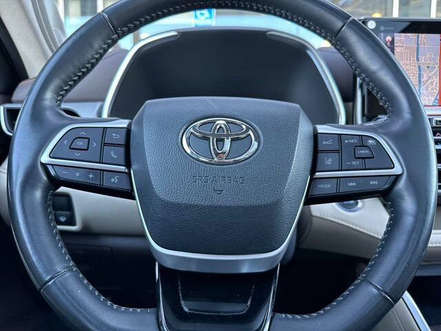 Used 2022 Toyota Highlander Platinum AWD/4WD image 28