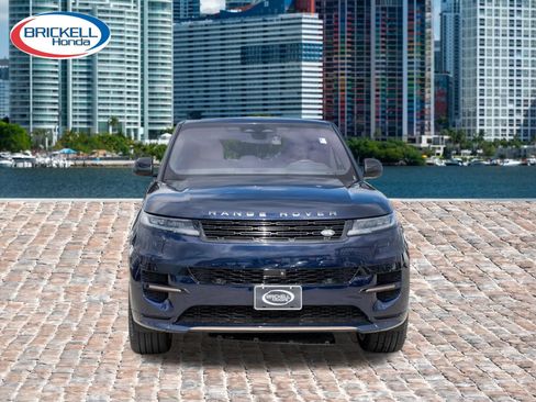 Used 2023 Land Rover Range Rover Sport SE Dynamic AWD/4WD image 2
