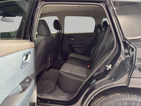 Used 2023 Nissan Rogue SV image 21