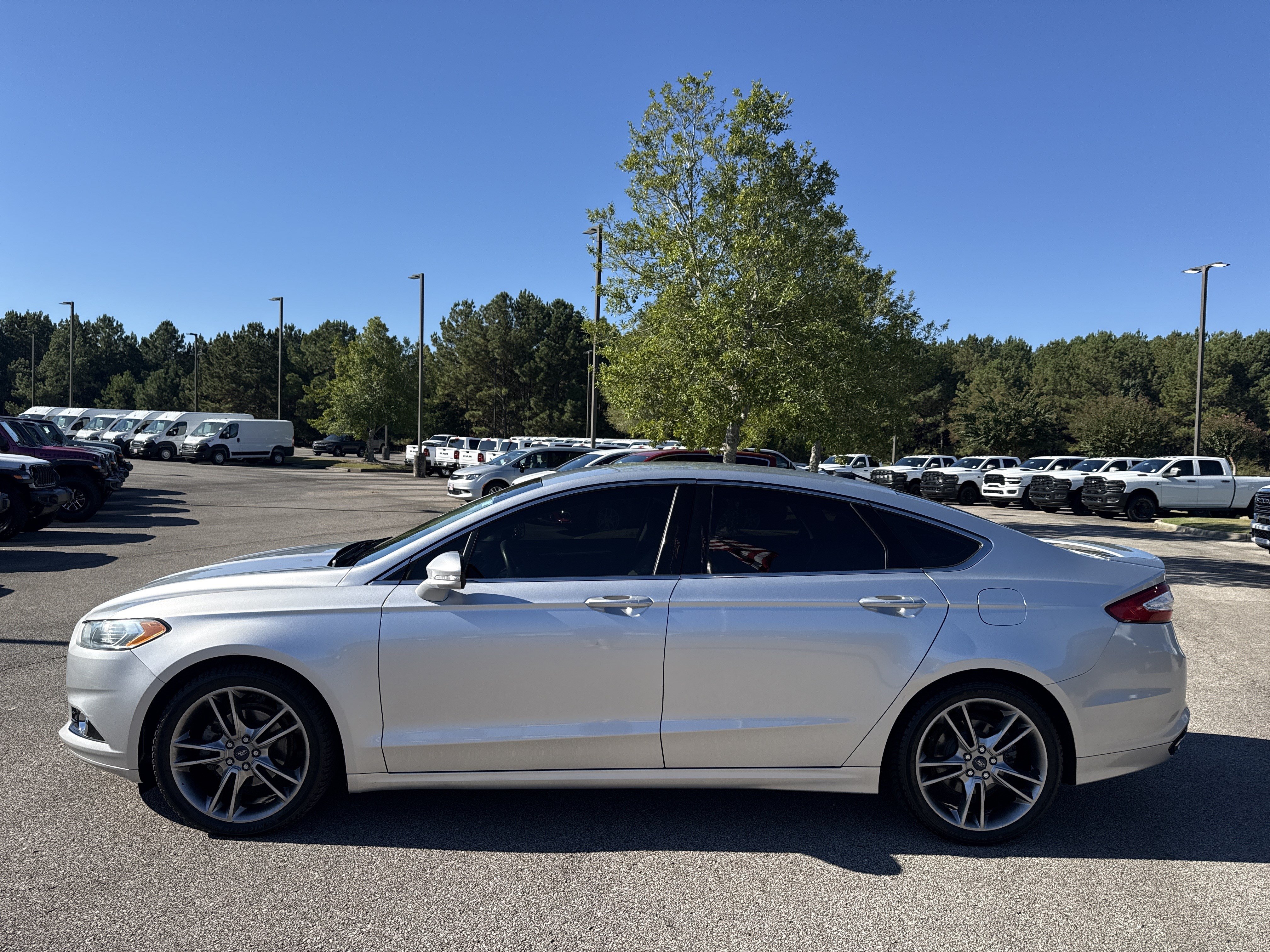 Used 2013 Ford Fusion Titanium FWD image 4