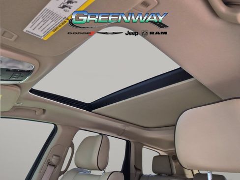 Used 2017 Jeep Grand Cherokee Overland RWD image 19