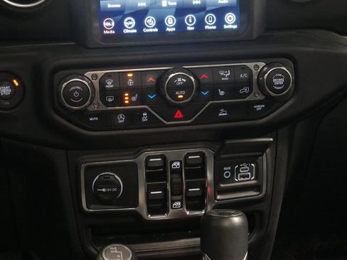 Used 2023 Jeep Wrangler Sahara w/ Cold Weather Group image 23