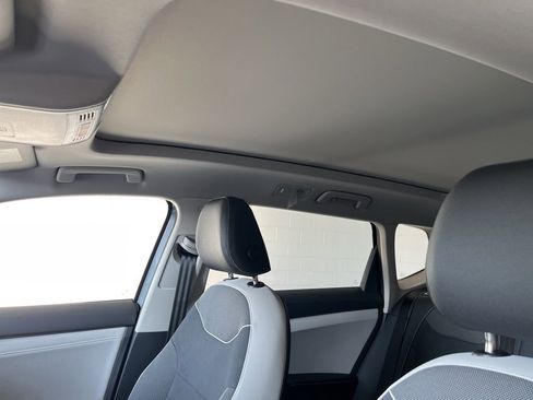New 2026 Volkswagen Taos SE AWD/4WD image 15
