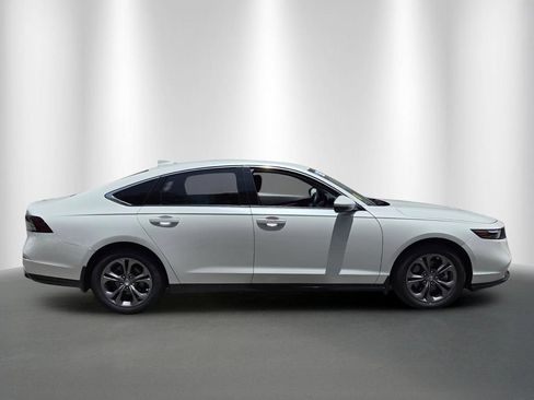 Used 2024 Honda Accord EX-L image 2