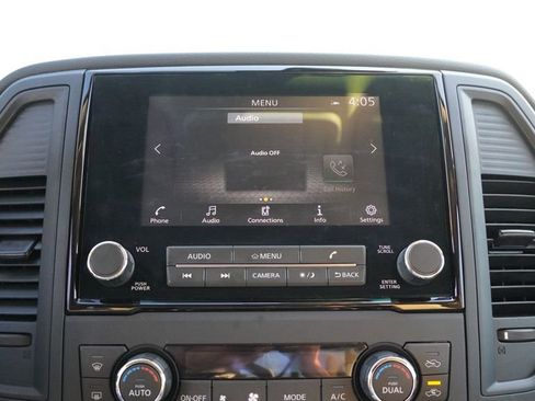 Used 2024 Nissan Titan SV w/ SV Convenience Package image 33