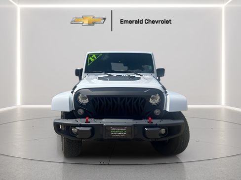 Used 2017 Jeep Wrangler Unlimited Rubicon AWD/4WD image 2