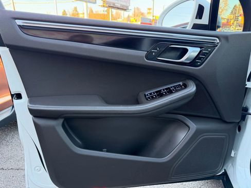 Used 2018 Porsche Macan Sport Edition image 13