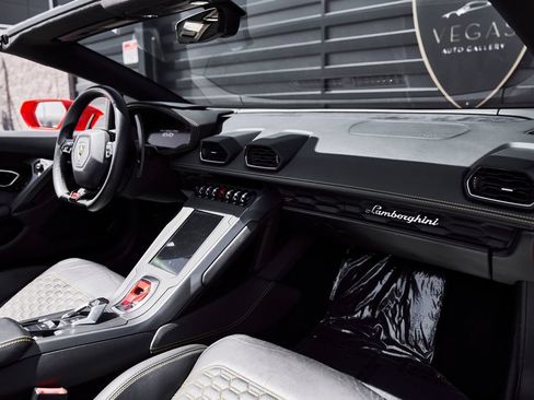 Used 2023 Lamborghini Huracan EVO RWD image 36