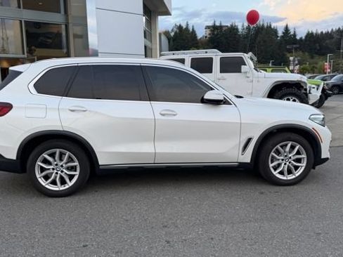 Used 2021 BMW X5 xDrive40i w/ Premium Package AWD/4WD image 2
