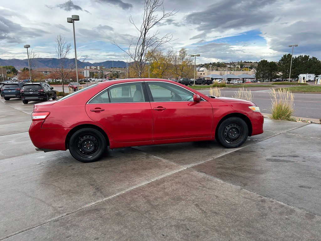 Used 2011 Toyota Camry LE FWD image 8