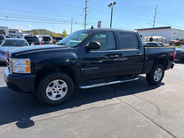 Used 2007 Chevrolet Silverado 1500 LT w/ Towing Package AWD/4WD image 4