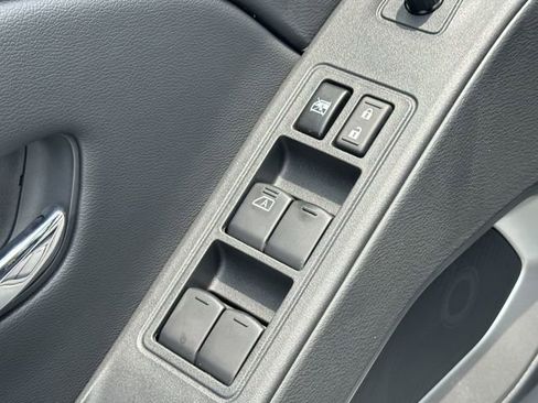 New 2025 Nissan Frontier SV w/ SV Convenience Package RWD image 25