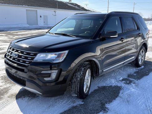 Used 2016 Ford Explorer XLT w/ Equipment Group 202A image 16