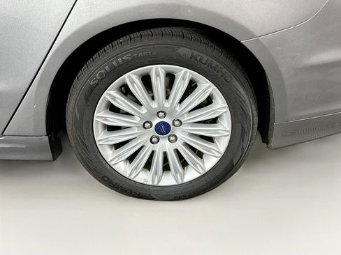 Used 2014 Ford Fusion Energi Titanium w/ Driver Assist Package FWD image 11