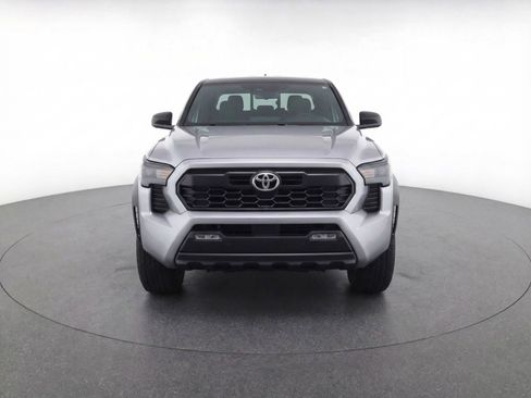 Used 2025 Toyota Tacoma TRD Off-Road AWD/4WD image 2