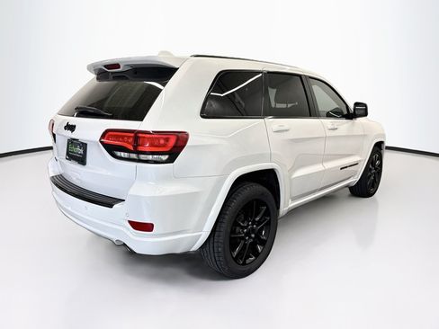 Used 2018 Jeep Grand Cherokee Altitude AWD/4WD image 9