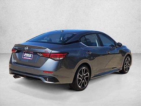 Used 2025 Nissan Sentra SR FWD image 5