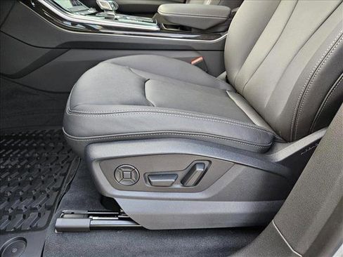 New 2025 Audi Q8 Premium w/ Black Optic Package image 4