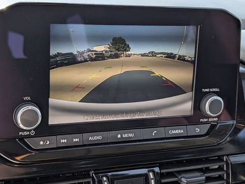 Used 2024 Nissan Pathfinder SV FWD image 18