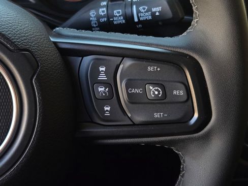 Used 2026 Jeep Wrangler Unlimited Rubicon w/ Safety Group AWD/4WD image 25