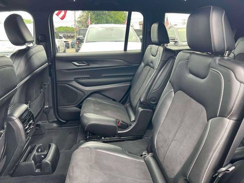 Used 2024 Jeep Grand Cherokee L Laredo AWD/4WD image 32