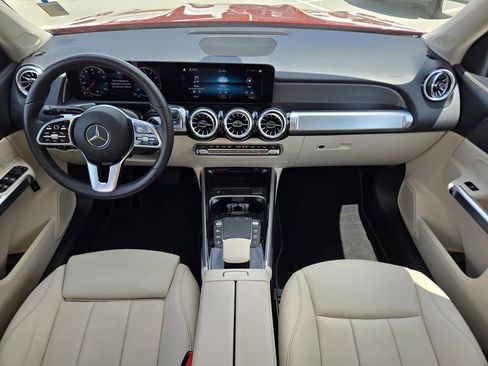 Used 2022 Mercedes-Benz GLB 250 w/ Premium Package Lite image 15