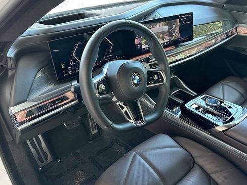 Used 2023 BMW 740i w/ Parking Assistance Package image 9