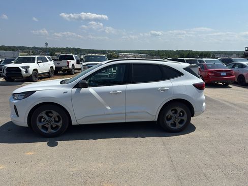 Used 2023 Ford Escape ST-Line w/ Equipment Group 301A FWD image 8