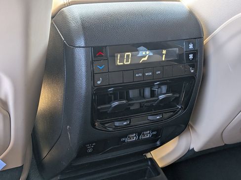 Certified 2023 Jeep Grand Cherokee L Limited w/ Luxury Tech Group II image 24